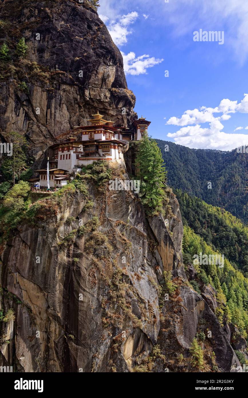 After a good three hours' walk you will reach a vantage point opposite