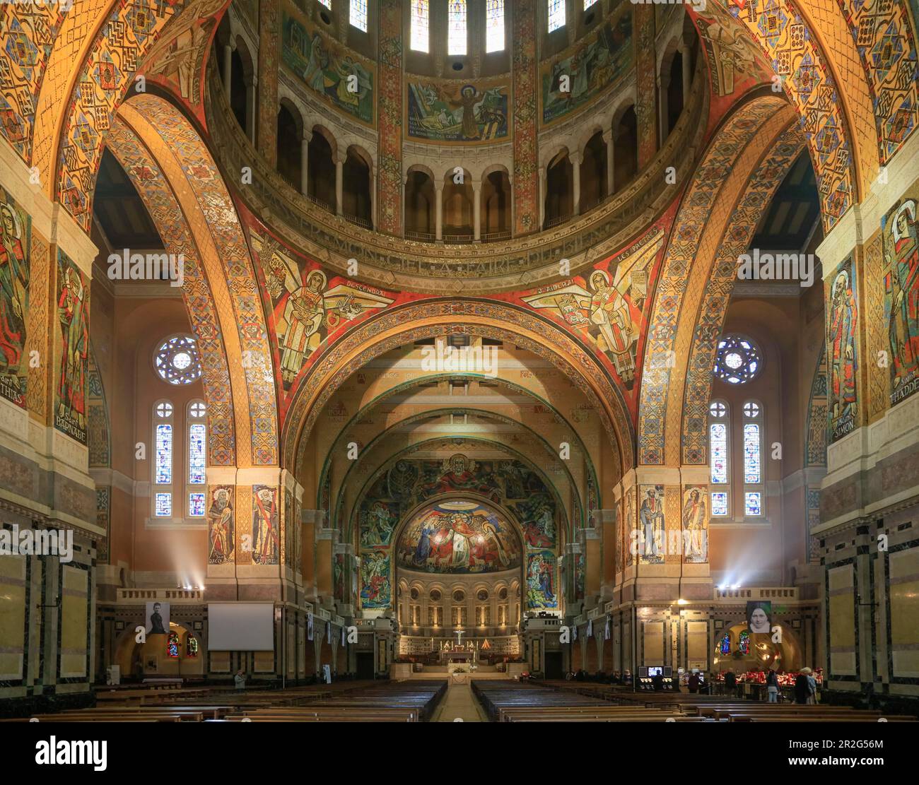 romano-byzantine-basilica-basilique-sainte-therese-de-lisieux-second