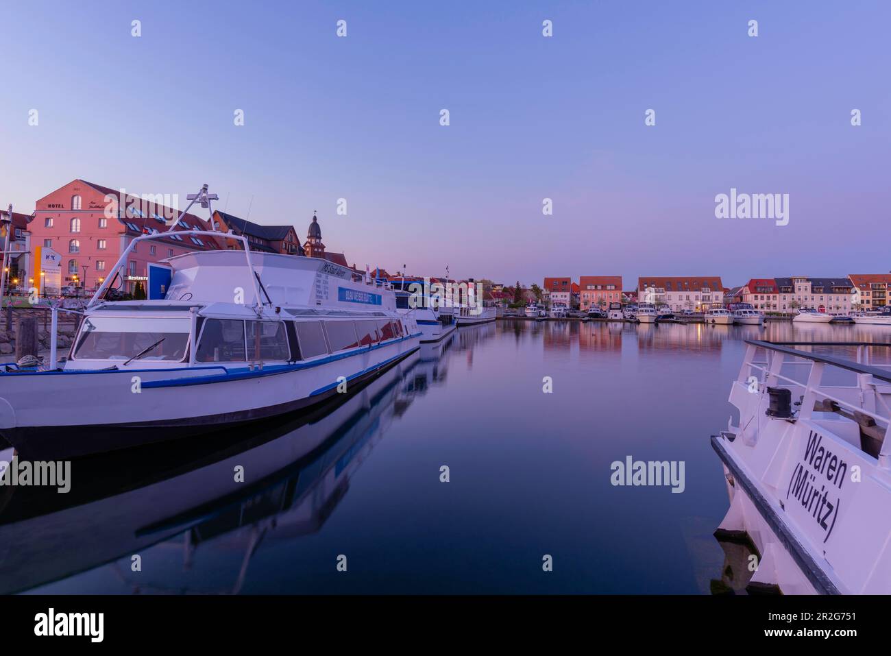 Town harbour of the small town of Waren in the evening light, Mueritz, inland Mueritz, Mecklemburg Lake District, boats, Mecklenburg-Western Stock Photo