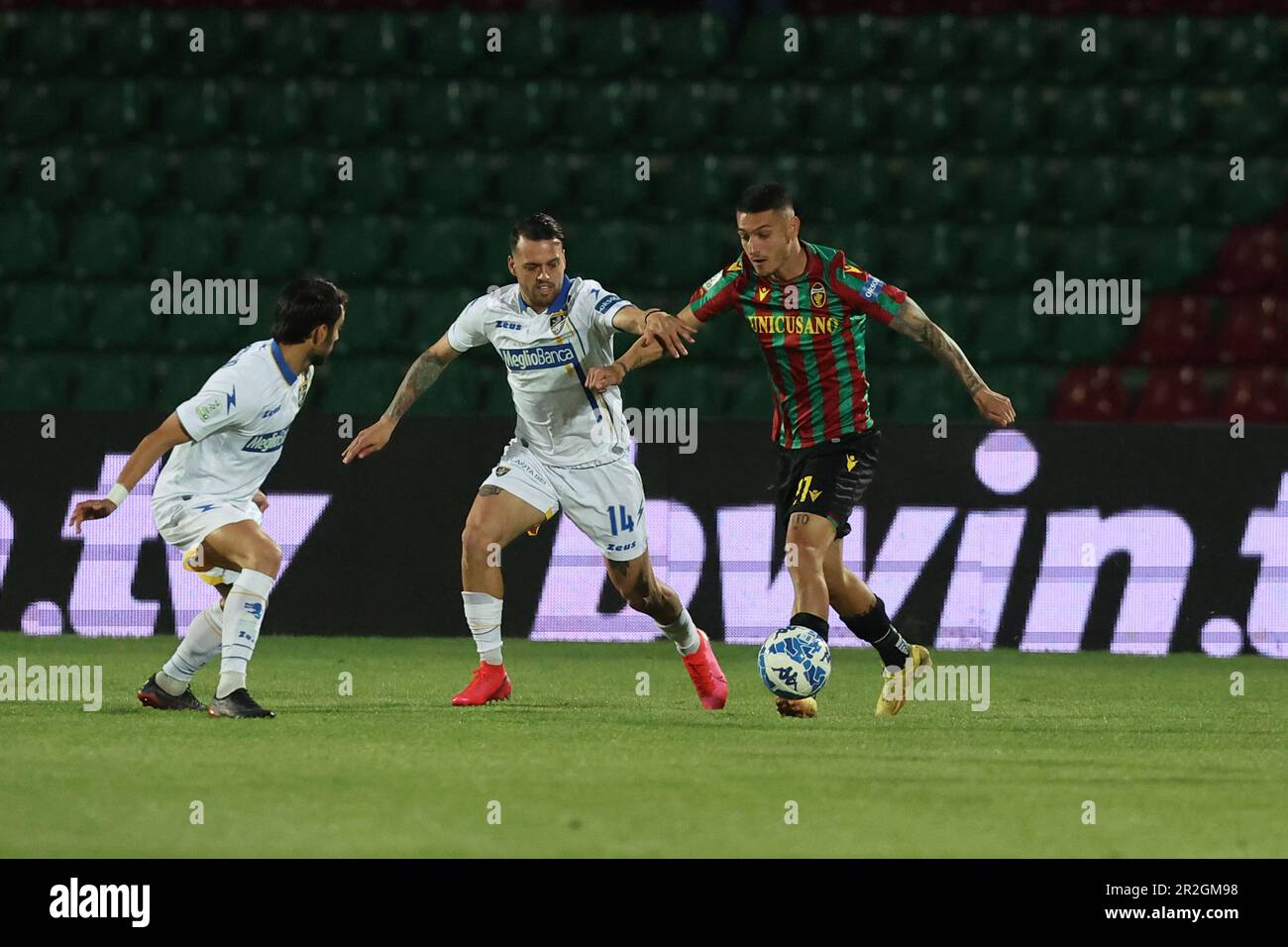 Terni, Italy. 19th May, 2023. Francesco Gelli (Frosinone) vs Anthony Partipilo (Ternana) during Ternana Calcio vs Frosinone Calcio, Italian soccer Serie B match in Terni, Italy, May 19 2023 Credit: Independent Photo Agency/Alamy Live News Stock Photo