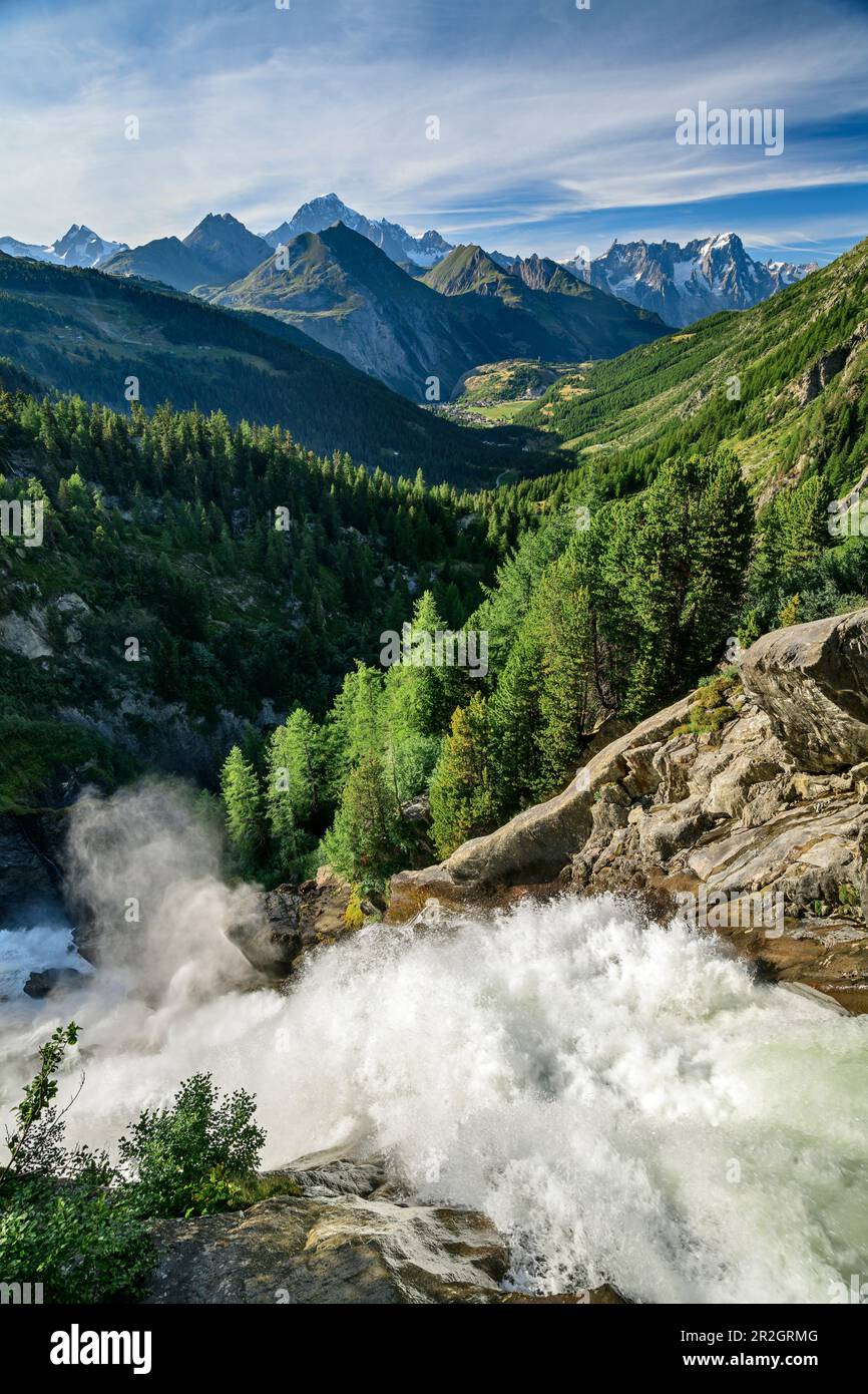 Rutor waterfalls with Mont Blanc group in the background, Rutor falls, Rutor group, Graian Alps, Aosta, Italy Stock Photo