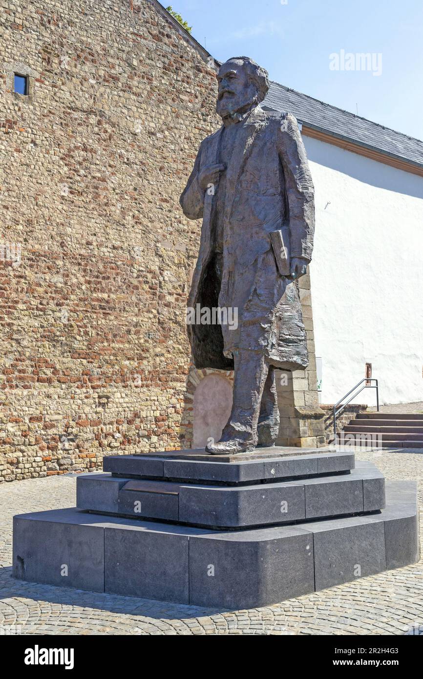 Karl Marx statue, monument on Simeonstiftplatz, birthplace of Karl Marx, Trier Stock Photo