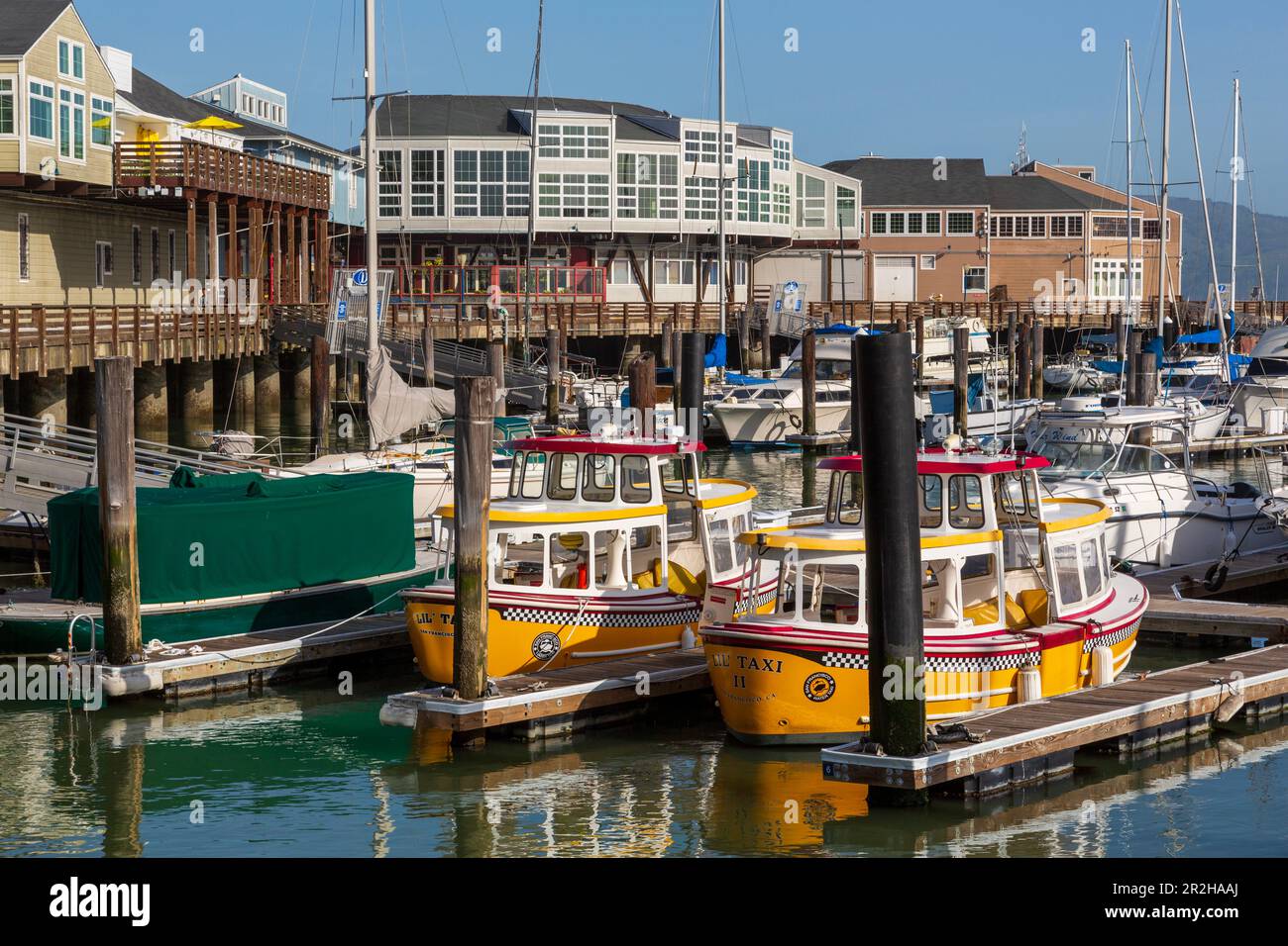 Lefty's the left hand store, Pier 39, San Francisco, California, USA Stock  Photo - Alamy