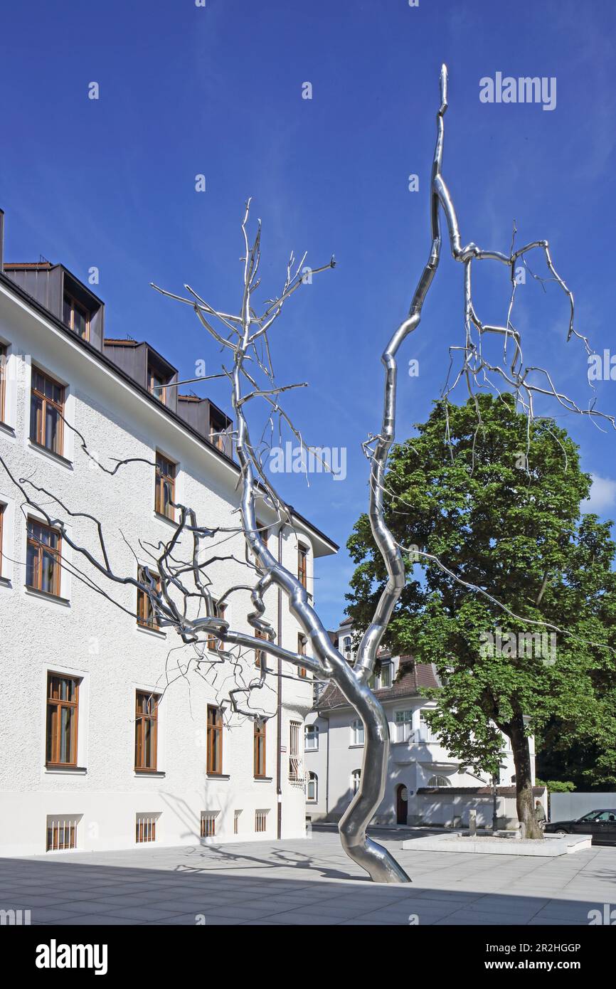 Discrepancy, metal tree sculpture by Roxy Pain in front of a Munich Re office building, Schwabing, Munich, Upper Bavaria, Bavaria, Germany Stock Photo