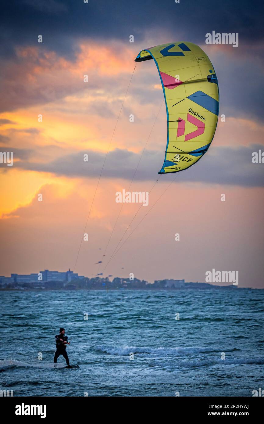 Kiters in the evening light at Grossenbroder West Beach, Baltic Sea, Ostholstein, Schleswig-Holstein, Germany Stock Photo