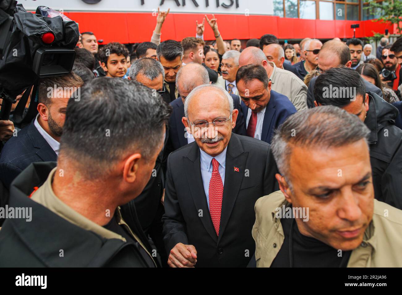 Kemal K?l?çdaro?lu, Chairman of the Republican People's Party and candidate for the 13th President of the Republic, arrives for the joint press conference. President of the Republican People's Party, who wanted to get the support of Sinan O?an, the Presidential candidate of the ATA Alliance, and Ümit Özda?, the President of the ATA Alliance, and Ümit Özda?, who received 5.17 percent of the votes in the 14 May elections, with approximately 3 million votes, in the 2nd Round Presidential elections to be held on 28 May. Kemal K?l?çdaro?lu, the 13th Presidential candidate, met with Ümit Özda? at th Stock Photo