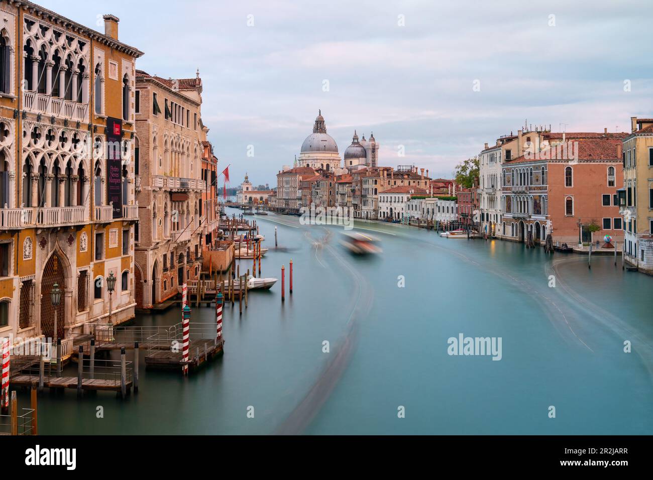 Grand canal medieval hi-res stock photography and images - Alamy