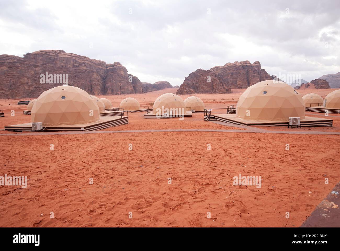 Bubble Dome Tent Camp in Wadi Rum,Jordan Stock Photo Alamy