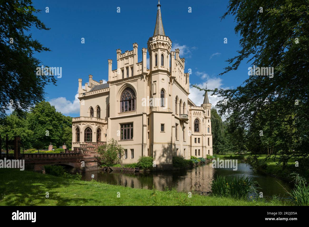 Moated castle and park, Evenburg Castle, Leer, East Frisia, Lower ...
