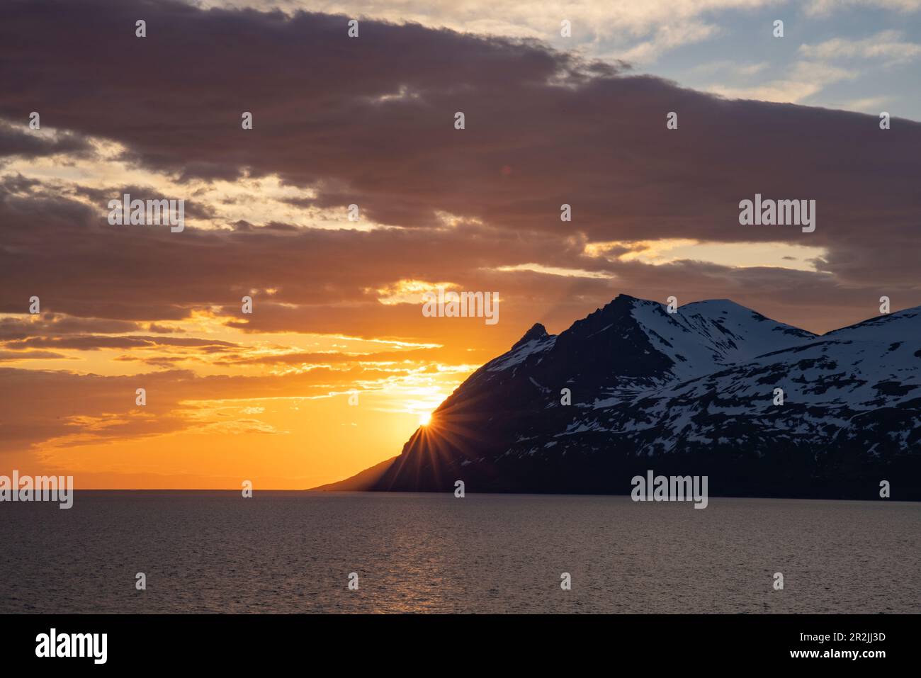 Midnight sun marathon hi-res stock photography and images - Alamy