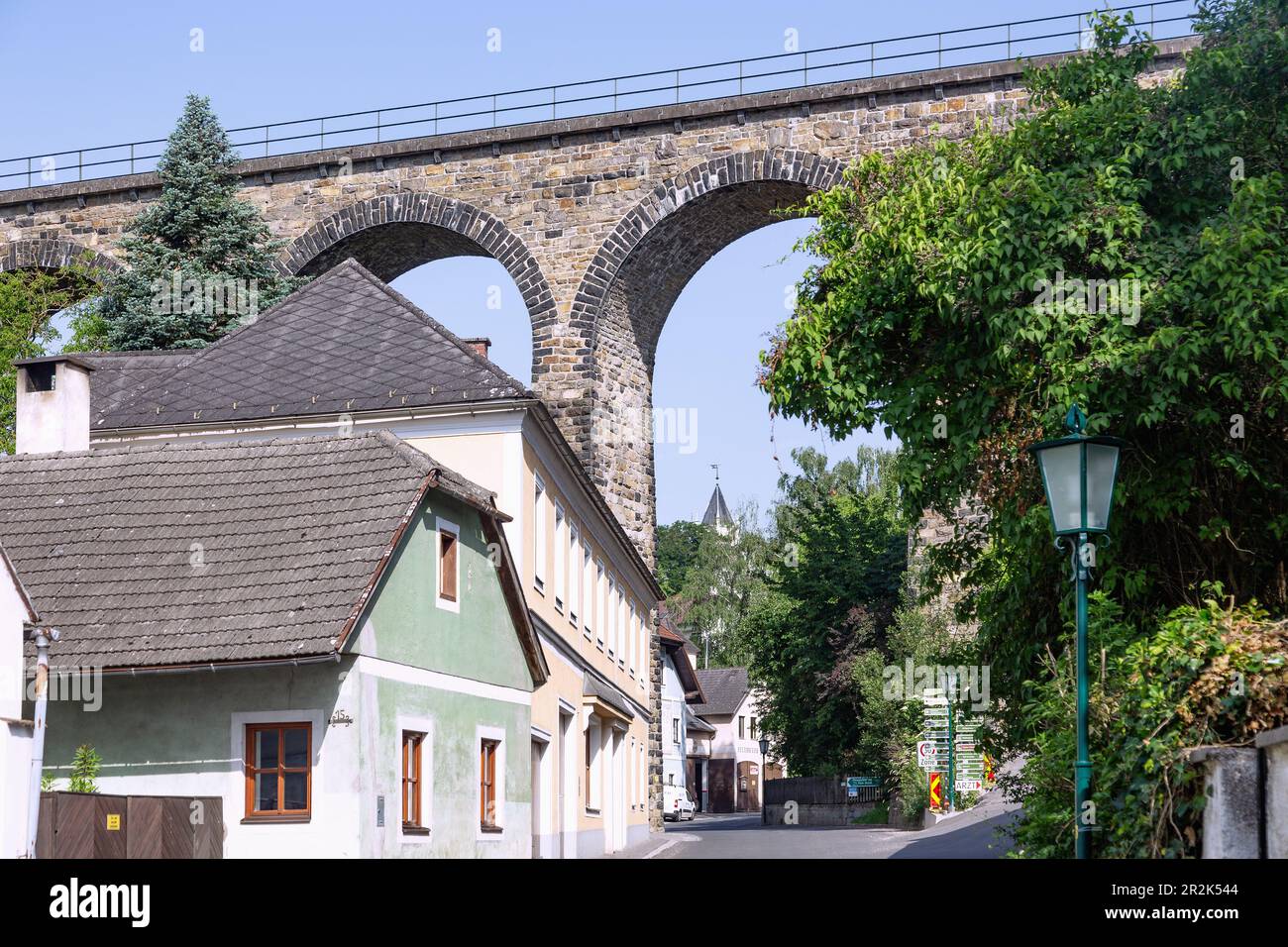 Emmersdorf; Railway bridge, viaduct, Danube bank railway Stock Photo Alamy