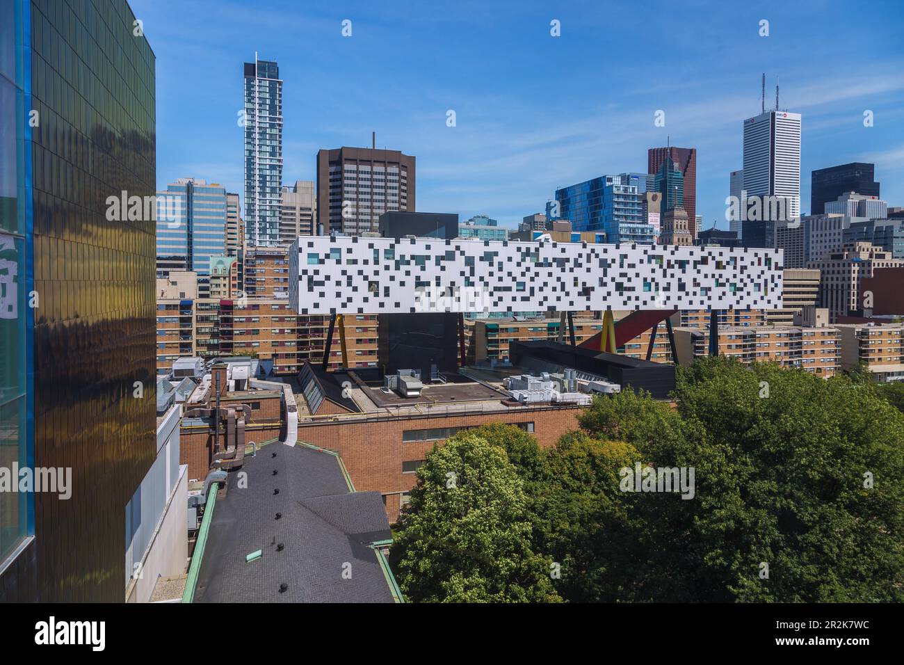 Toronto, Art Gallery of Ontario, blue back facing Grange Park and Sharp Center for Design Stock Photo