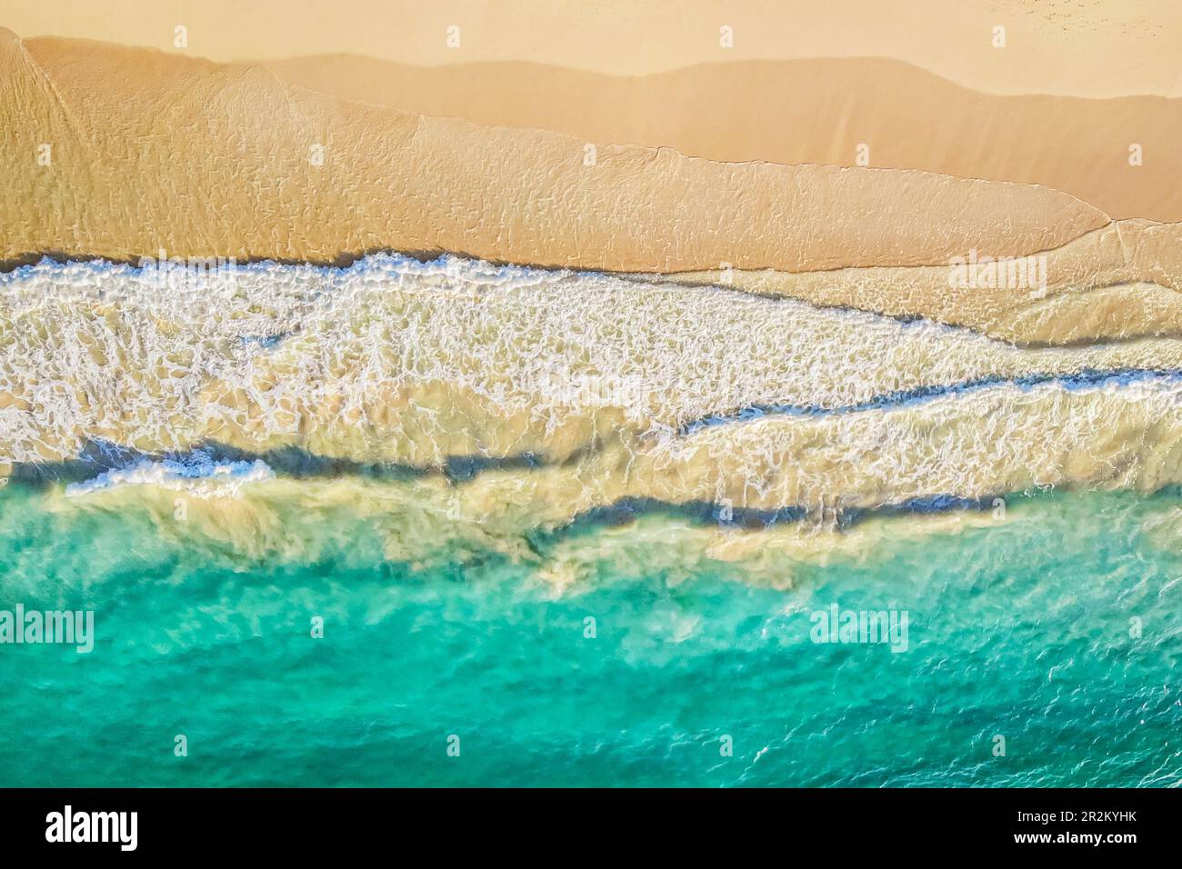 Waves reaching the shore hi-res stock photography and images - Alamy