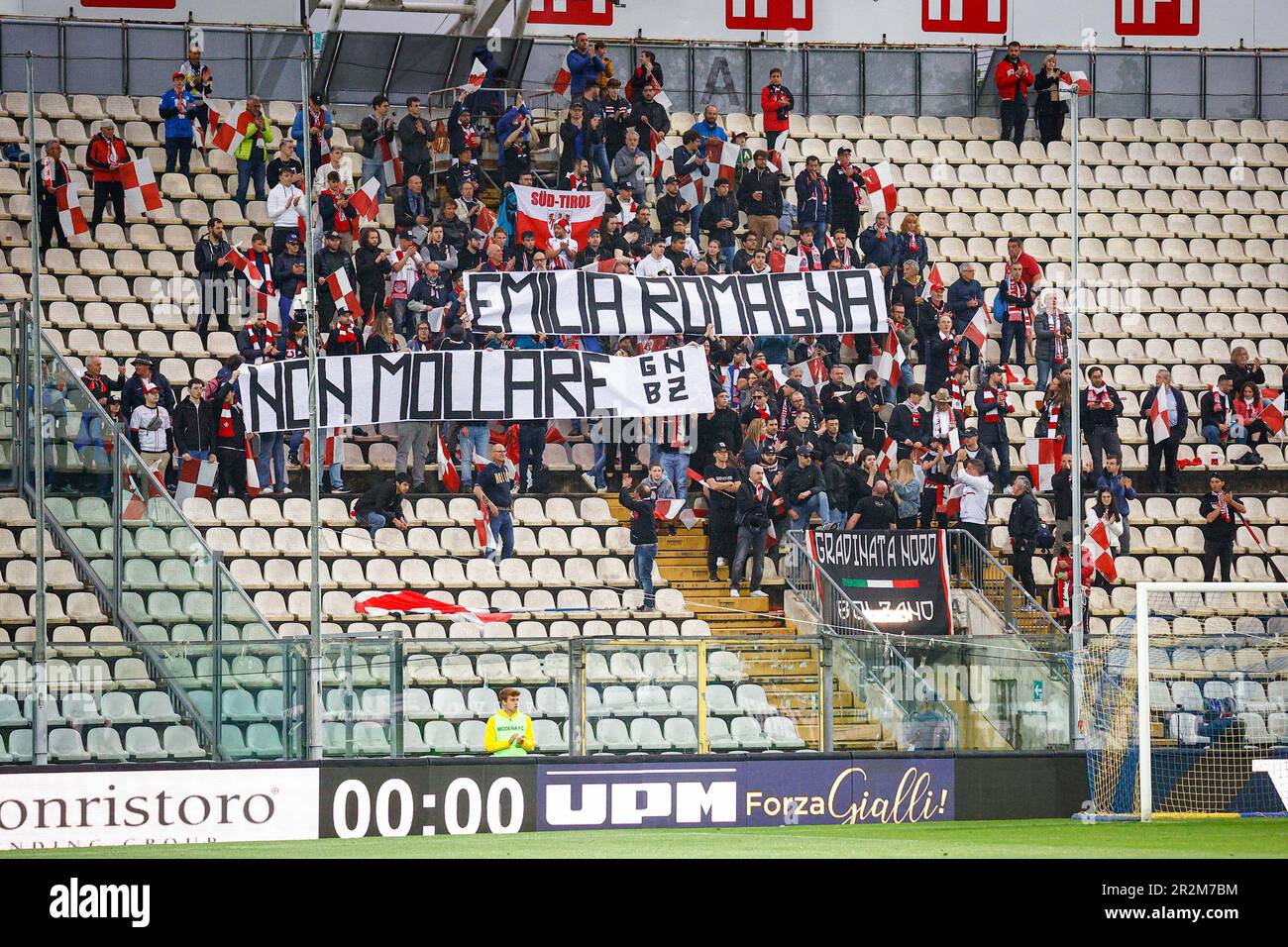 Modena fc fans hi-res stock photography and images - Alamy