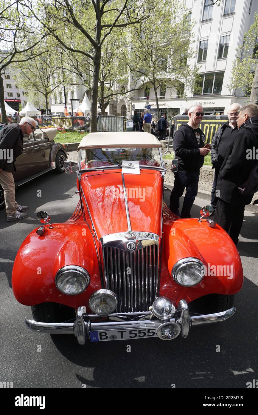 Classic Days Berlin 2023 - Oldtimer Show auf dem Kurfürstendamm in Berlin am 07.05.2023. Mehr als 2000 hochwertige klassische Fahrzeuge werden auf dem Stock Photo