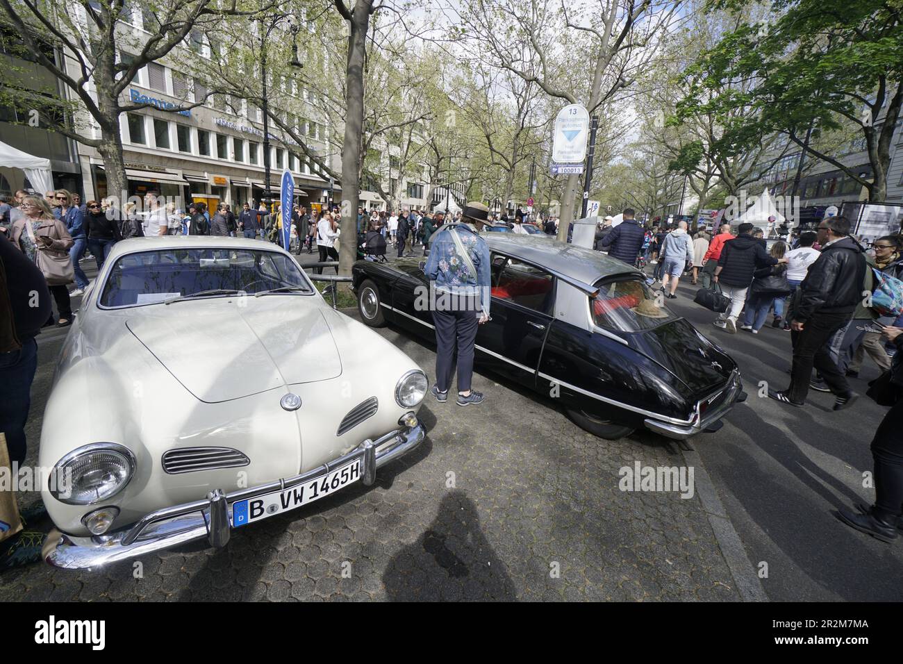 Classic Days Berlin 2023 - Oldtimer Show auf dem Kurfürstendamm in Berlin am 07.05.2023. Mehr als 2000 hochwertige klassische Fahrzeuge werden auf dem Stock Photo