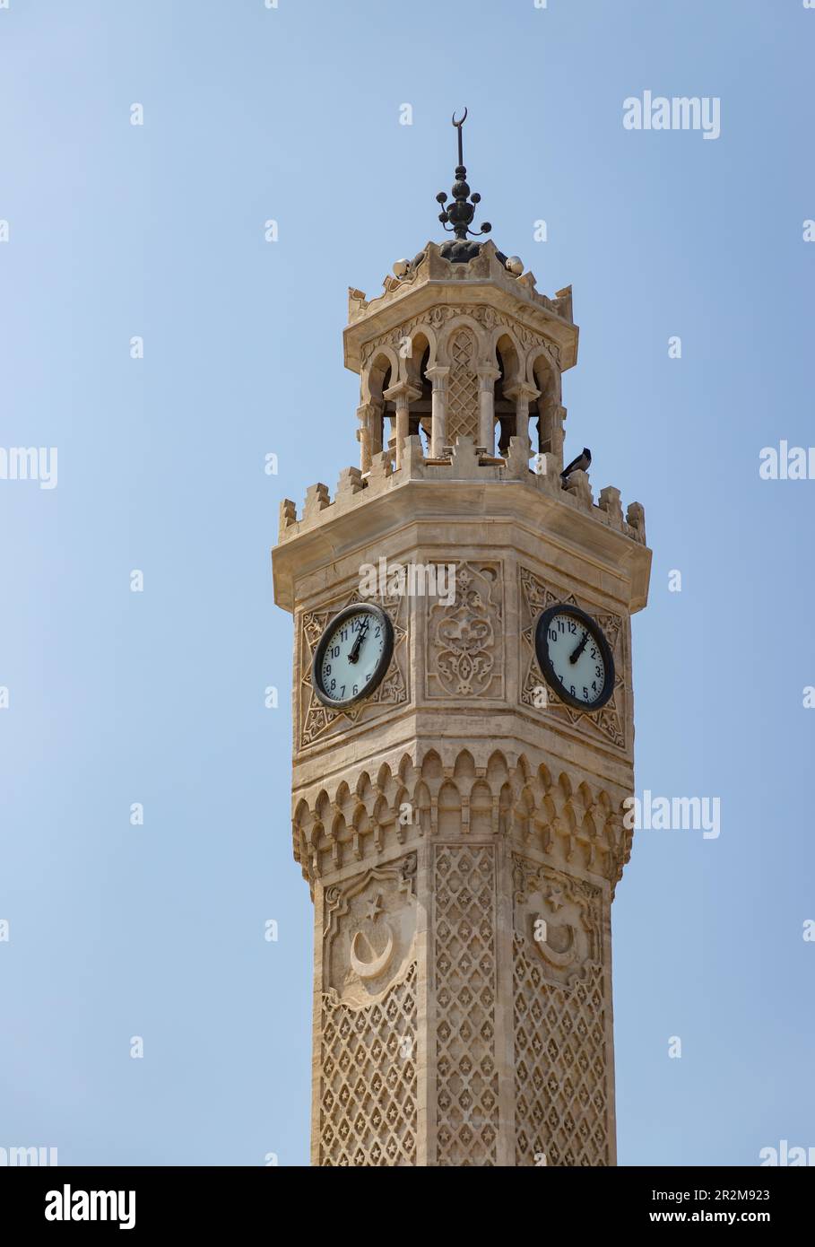 A picture of the upper section of the Clock Tower of Izmir Stock Photo ...