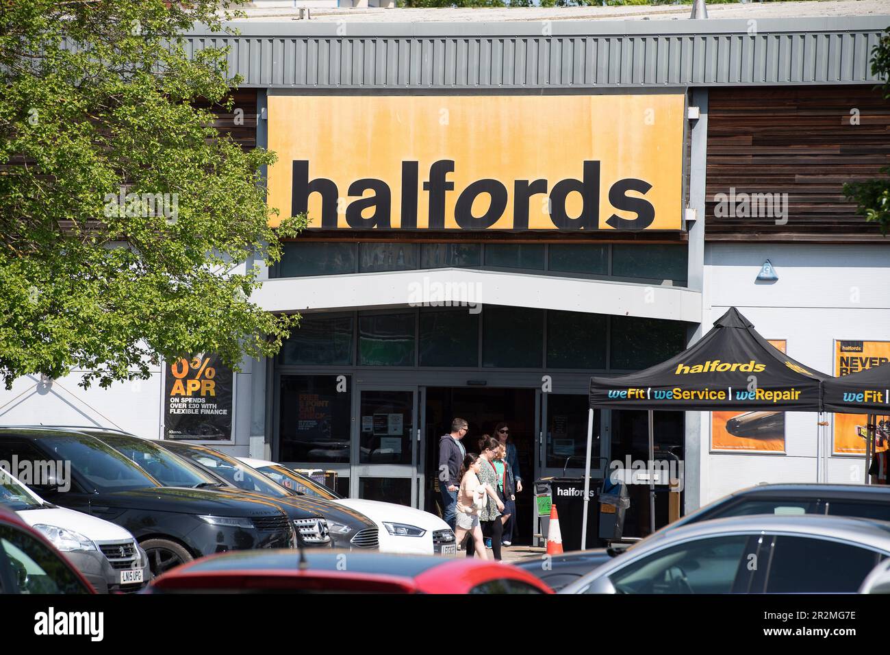 Maidenhead, Berkshire, UK. 20th May, 2023. The Halfords store in