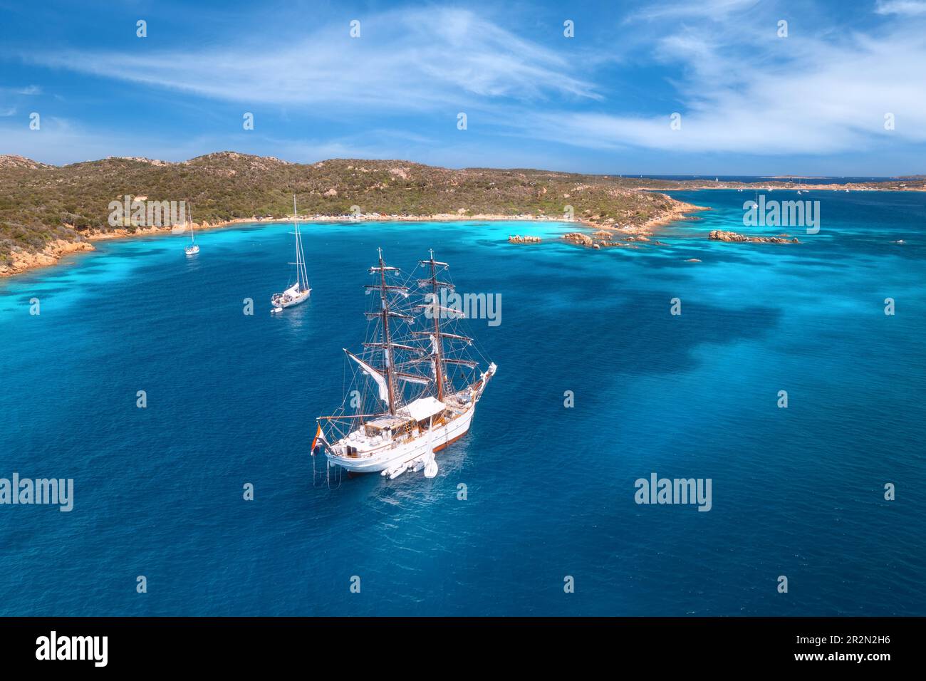 Beach boat sunset hi-res stock photography and images - Alamy