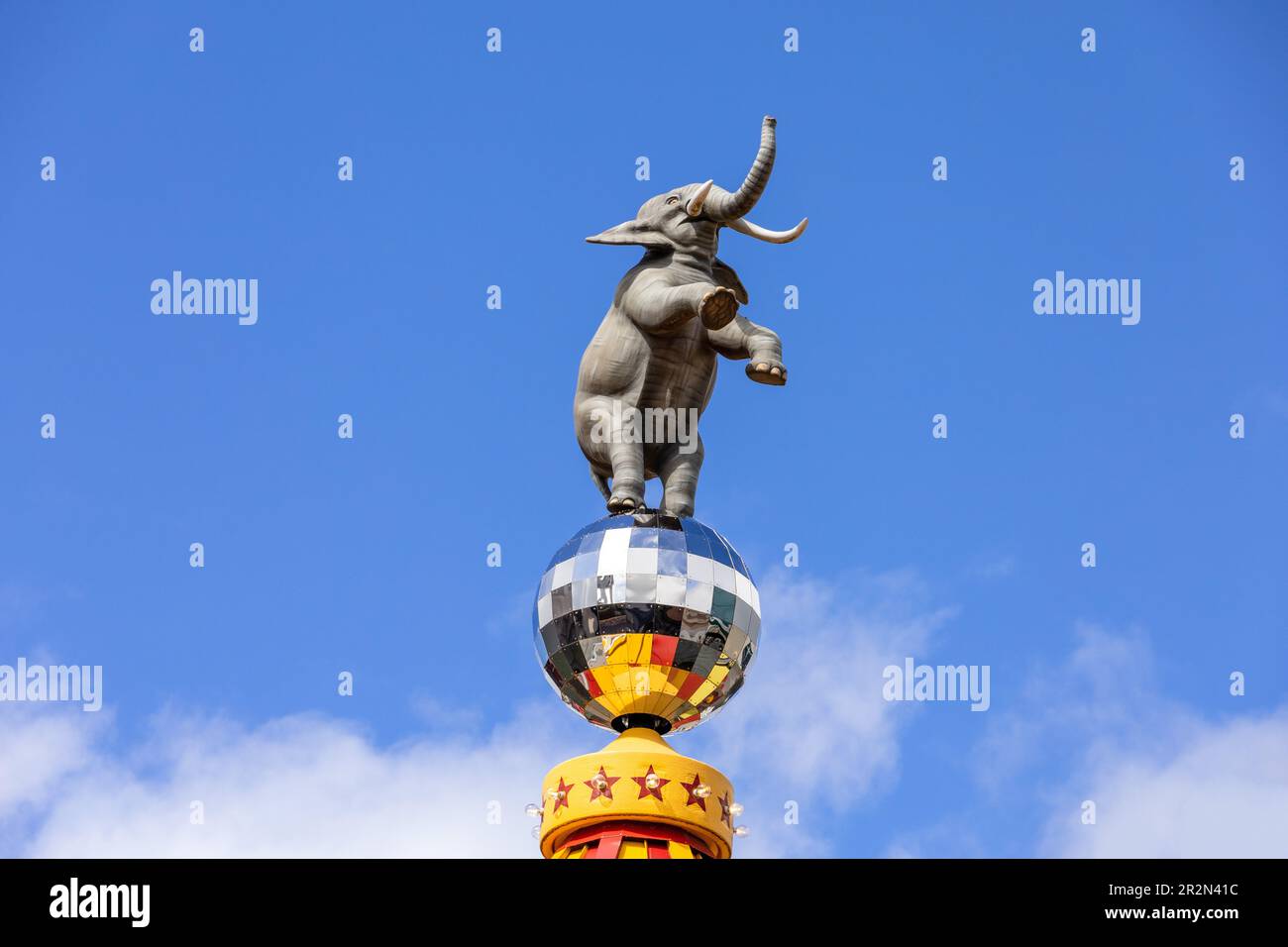 Circus Elephant Sculpture Standing Up On Top Of The Big Top Mirror Maze Attraction In Clifton Hill, Niagara Falls Ontario Canada Stock Photo