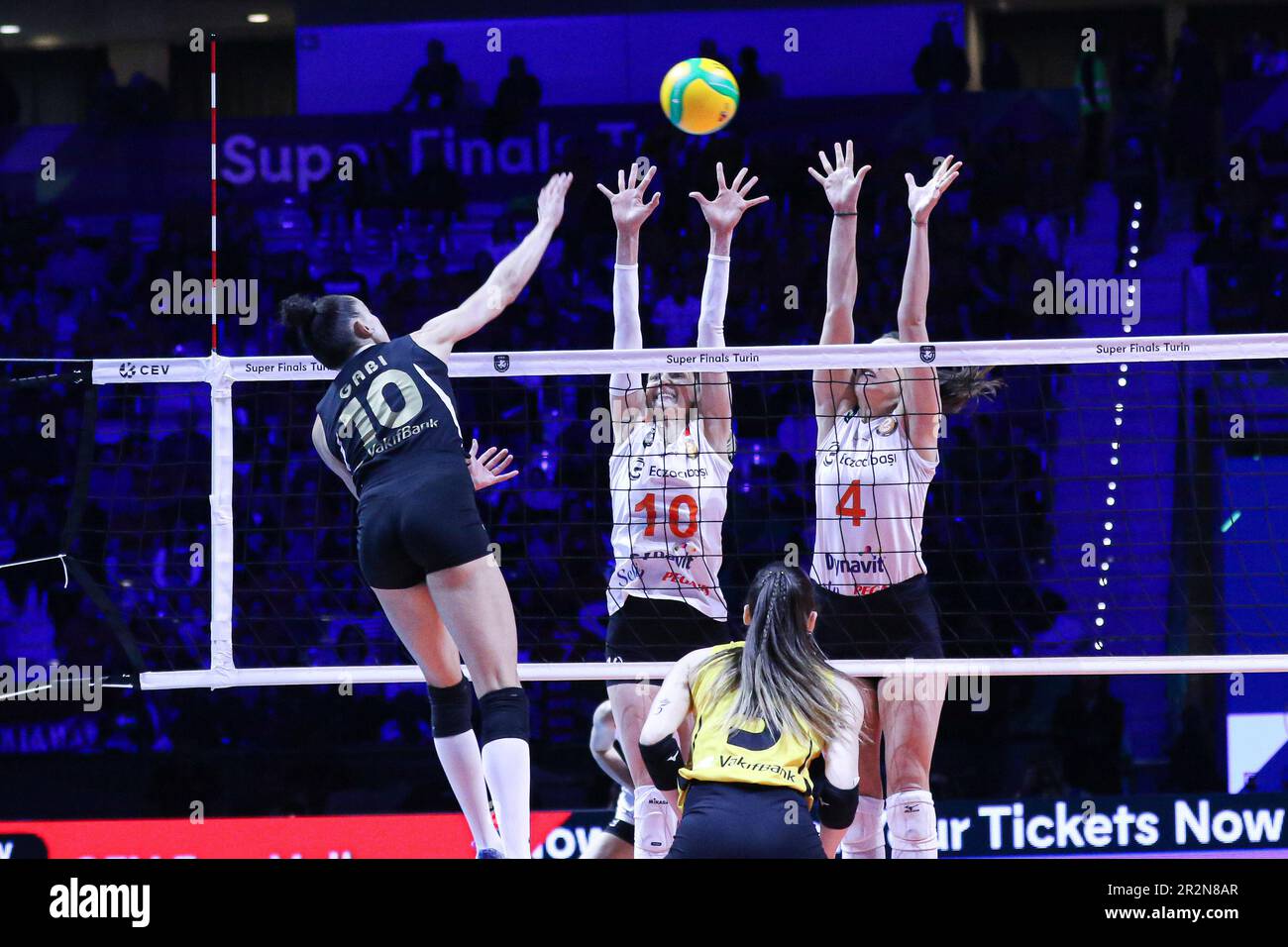 Super volleyball hi-res stock photography and images - Page 6 - Alamy