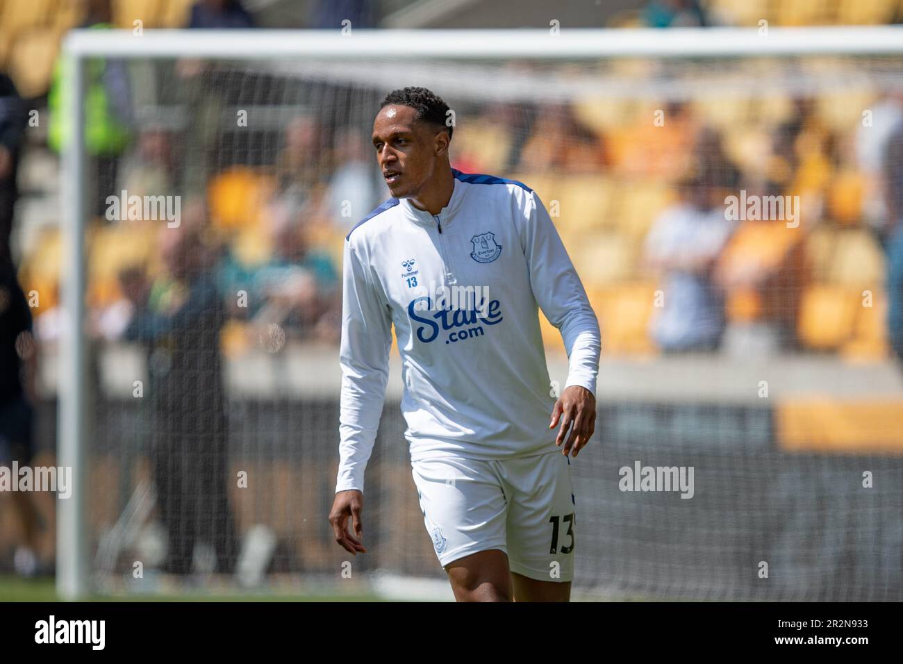 Yerry Mina of Everton warms up before the Premier League match between Wolverhampton Wanderers and Everton at Molineux, Wolverhampton on Saturday 20th May 2023. (Photo: Gustavo Pantano | MI News) Credit: MI News & Sport /Alamy Live News Stock Photo