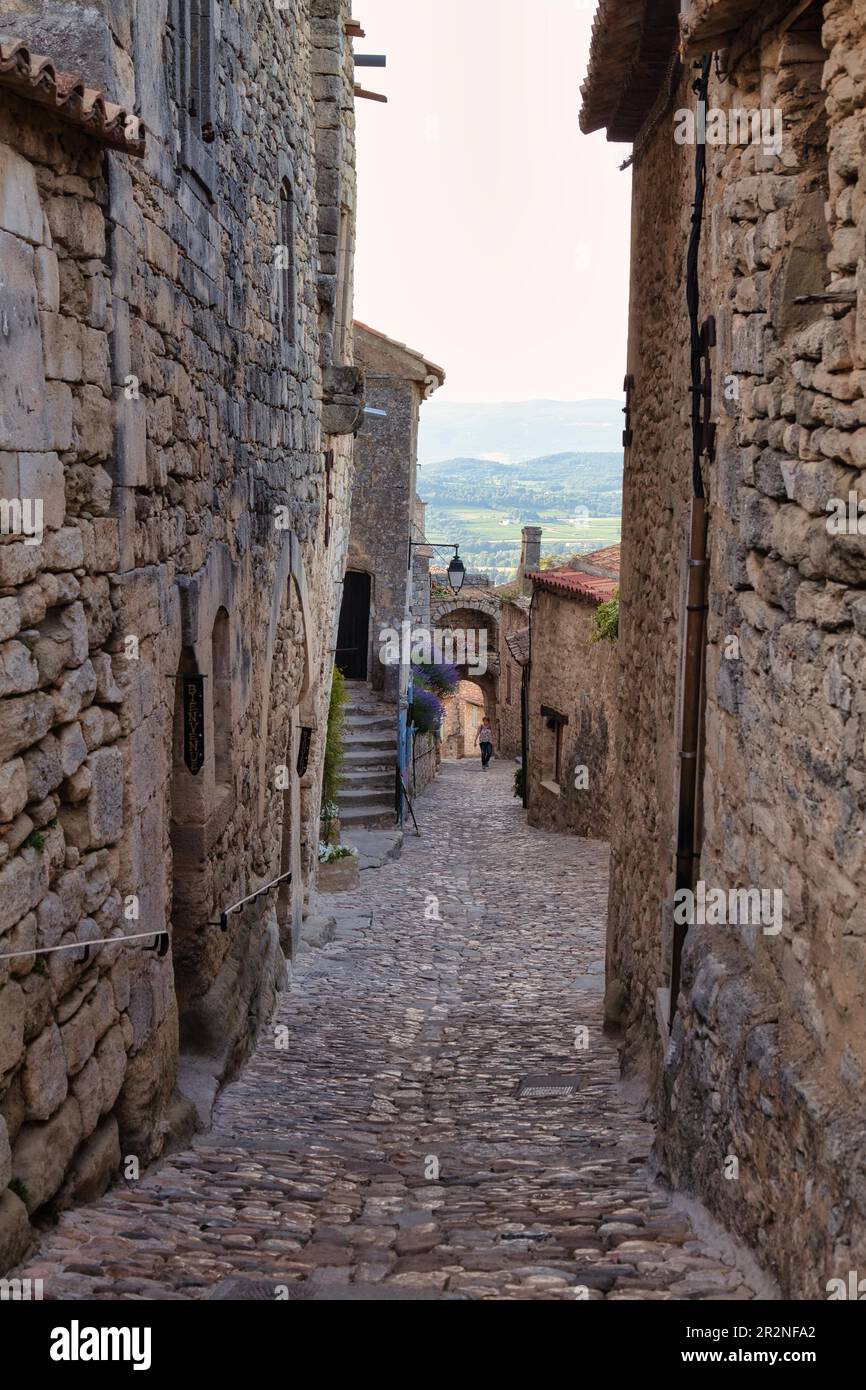 Lacoste provence hi-res stock photography and images - Page 3 - Alamy