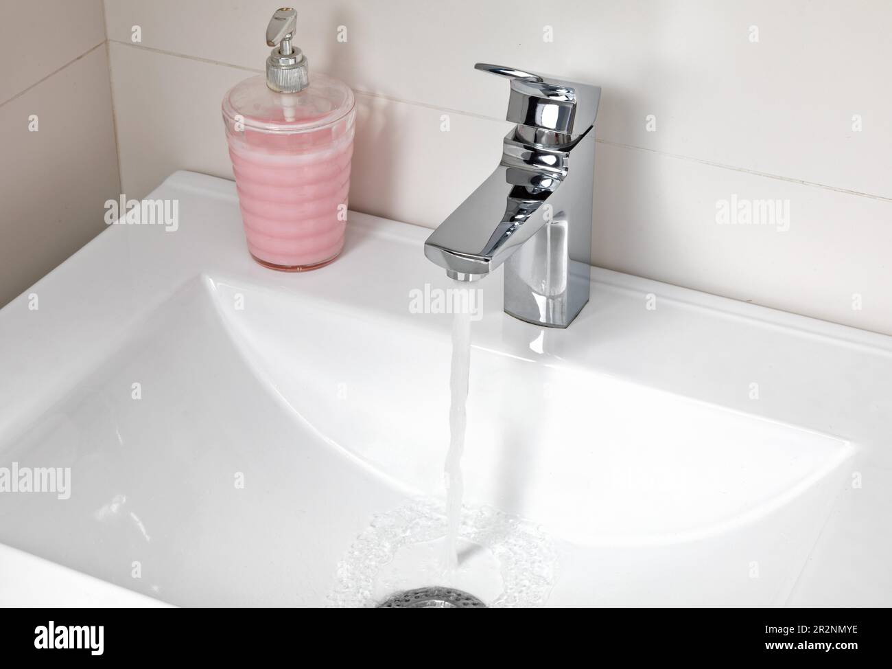 Clean Wash basin Stock Photo Alamy