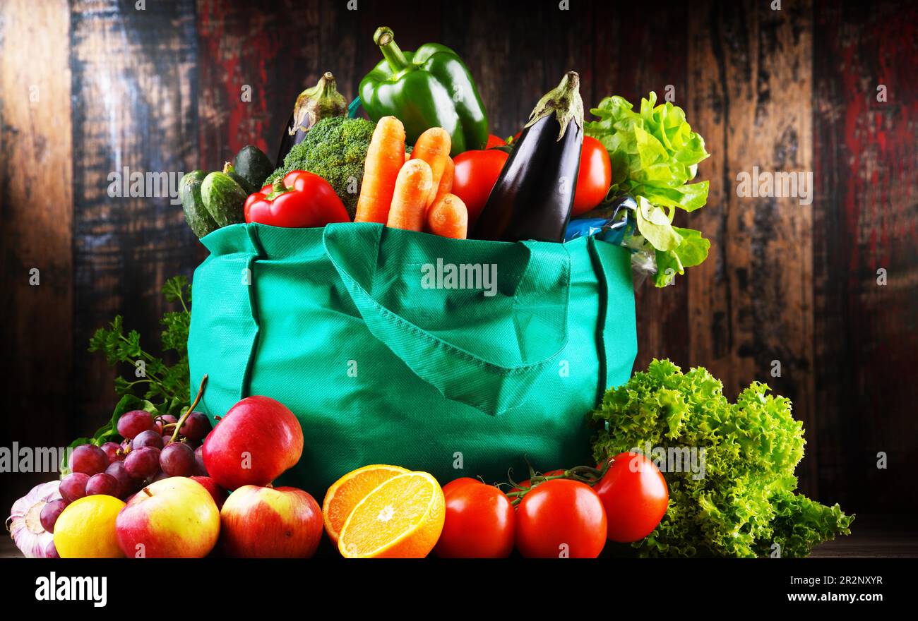 Shopping bag with fresh vegetables and fruits Stock Photo - Alamy