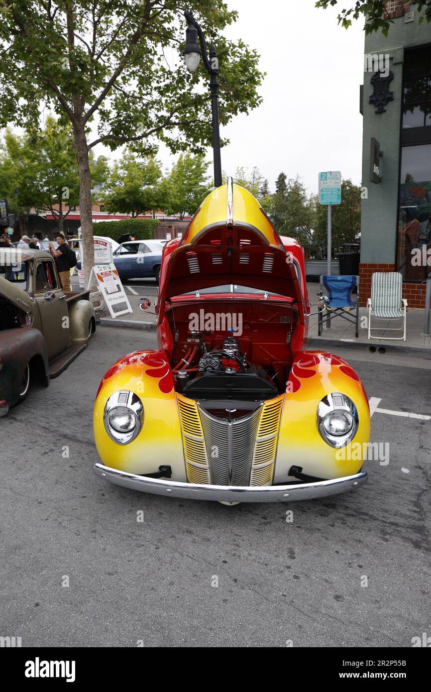 Petaluma, California, USA. 20th May, 2023. Classic American cars are displayed on the streets of Petaluma California during the annual Salute to American Graffiti movie. This year marks the 50th year since George Lucas’ coming-of-age movie American Graffiti was released. Credit: Tim Fleming/Alamy Live News Stock Photo