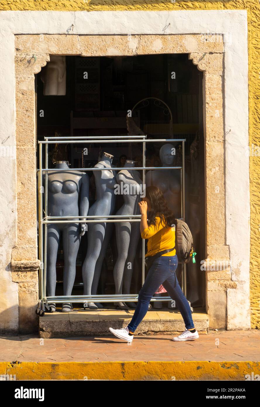 mannequin store in Valladolid Yucatan Mexico Stock Photo Alamy