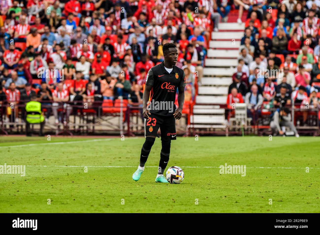 May 20, 2023: ALMERIA, SPAIN - MAY 20: Amath Ndiaye of RCD Mallorca control the ball during the match between UD Almeria and RCD Mallorca of La Liga Santander on May 20, 2023 at PowerHorse Stadium in Almeria, Spain. (Credit Image: © Samuel CarreÃ±O/PX Imagens via ZUMA Press Wire) EDITORIAL USAGE ONLY! Not for Commercial USAGE! Stock Photo