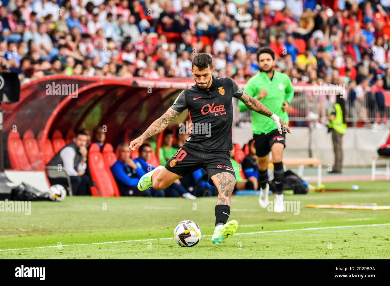 May 20, 2023: ALMERIA, SPAIN - MAY 20: Antonio Sanchez of RCD Mallorca shoot the ball during the match between UD Almeria and RCD Mallorca of La Liga Santander on May 20, 2023 at PowerHorse Stadium in Almeria, Spain. (Credit Image: © Samuel CarreÃ±O/PX Imagens via ZUMA Press Wire) EDITORIAL USAGE ONLY! Not for Commercial USAGE! Stock Photo
