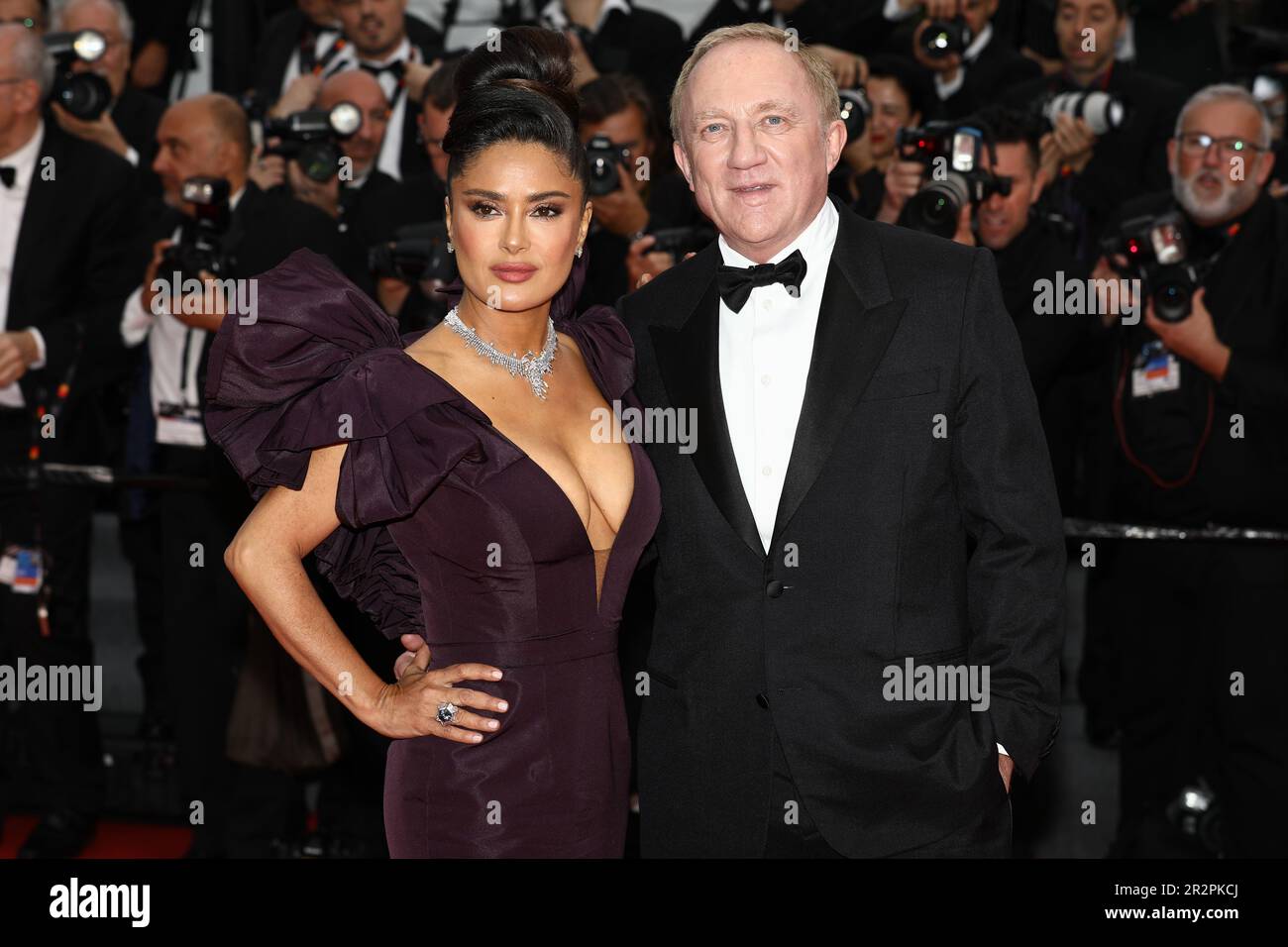May 20, 2023, Cannes, Cote d'Azur, France: SALMA HAYEK and FRANCOIS-HENRI PINAULT attend the screening of 'Killers of the Flower Moon' during the 76th Annual Cannes Film Festival at Palais des Festivals on May 20, 2023 in Cannes, France (Credit Image: © Mickael Chavet/ZUMA Press Wire) EDITORIAL USAGE ONLY! Not for Commercial USAGE! Stock Photo