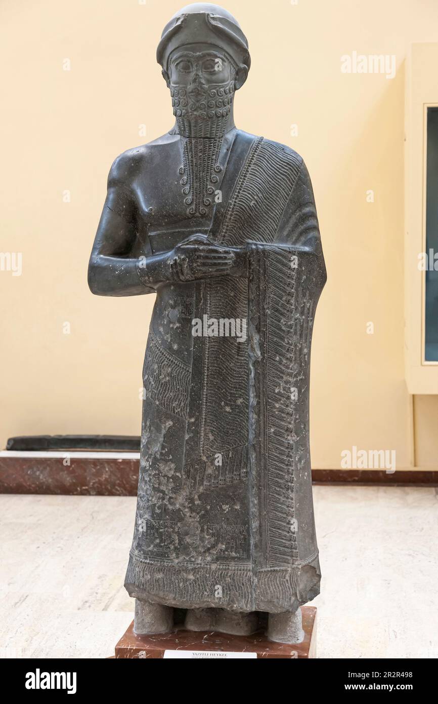 Statue of Puzur-Ishtar(governor of Mari), 1894-1594 B.C., Neo-Babylon period, Istanbul Archaeology Museums, Istanbul, Turkey Stock Photo