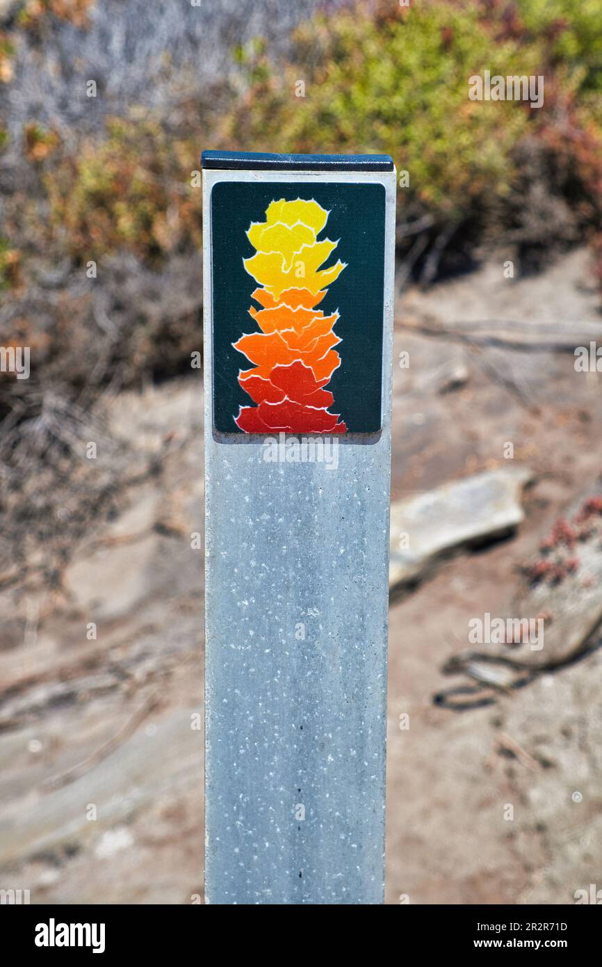 Australia walking track sign hi-res stock photography and images - Alamy