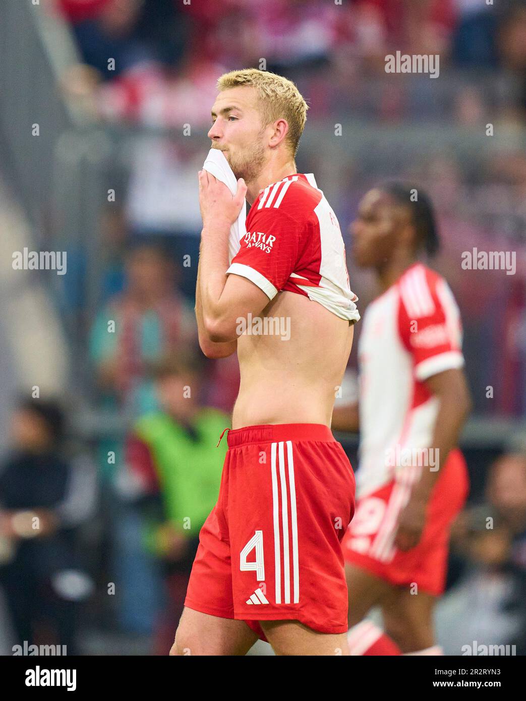 Matthijs de Ligt, FCB 4 sad in the match FC BAYERN MUENCHEN - RB LEIPZIG 1.German Football League on May 20, 2023 in Munich, Germany. Season 2022/2023, matchday 33, 1.Bundesliga, FCB, München, 33.Spieltag. © Peter Schatz / Alamy Live News    - DFL REGULATIONS PROHIBIT ANY USE OF PHOTOGRAPHS as IMAGE SEQUENCES and/or QUASI-VIDEO - Stock Photo