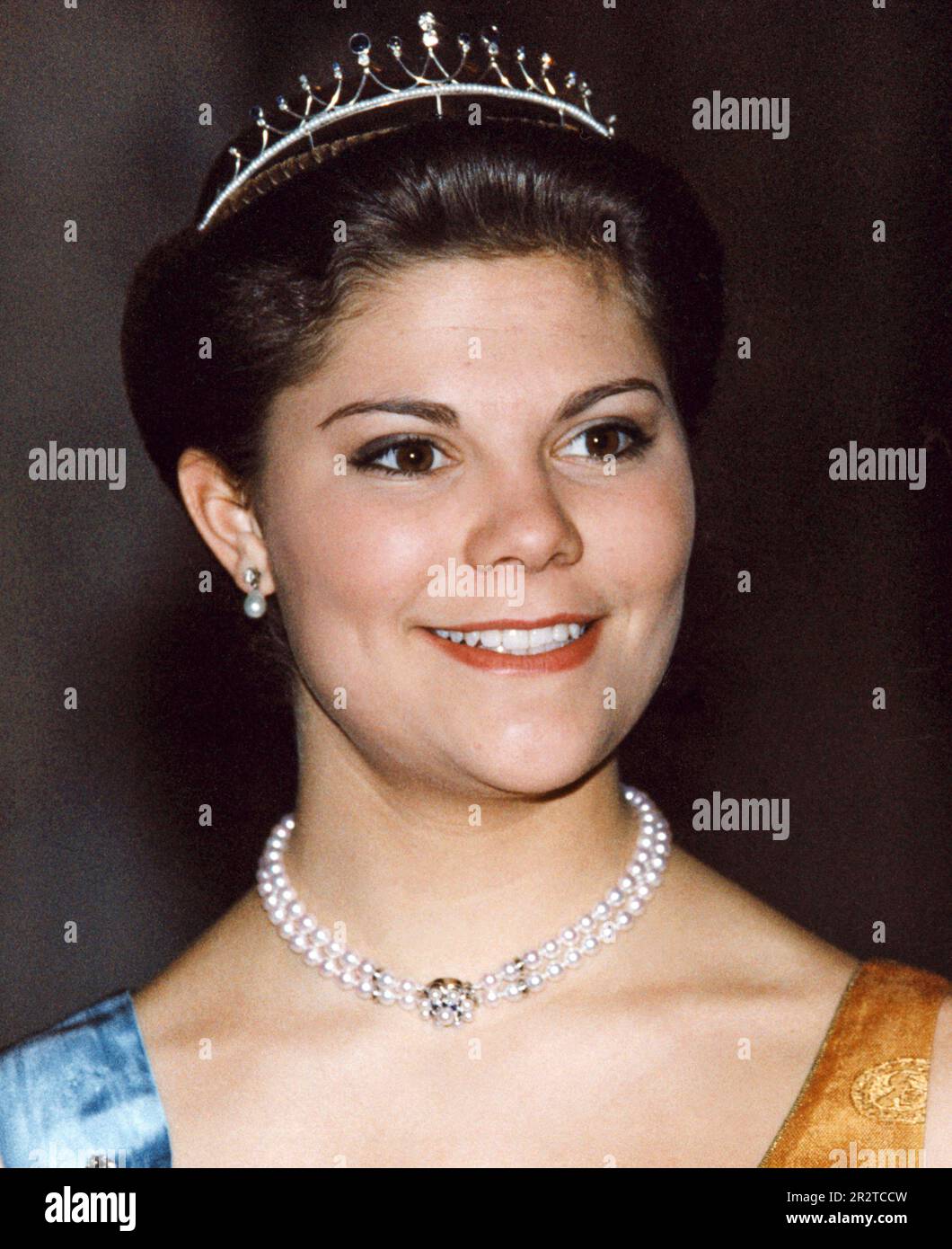CROWN PRINCESS VICTORIA OF Sweden dressed with tiara before a gala dinner  Stock Photo - Alamy, image size:1060x1390