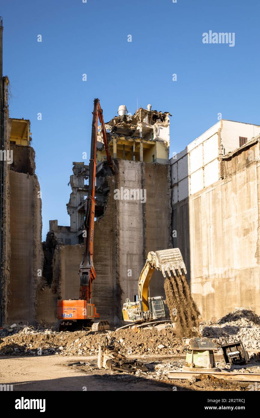 demolition of a silo building at the Ell mill and the Auer mill in ...