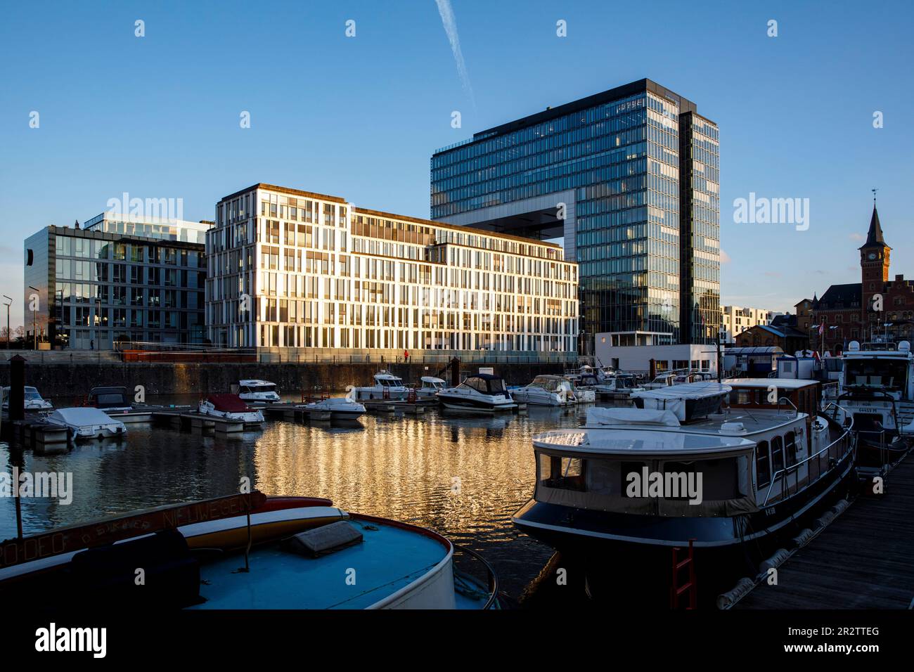 the office building BF 10 and the Crane House South in the Rheinau