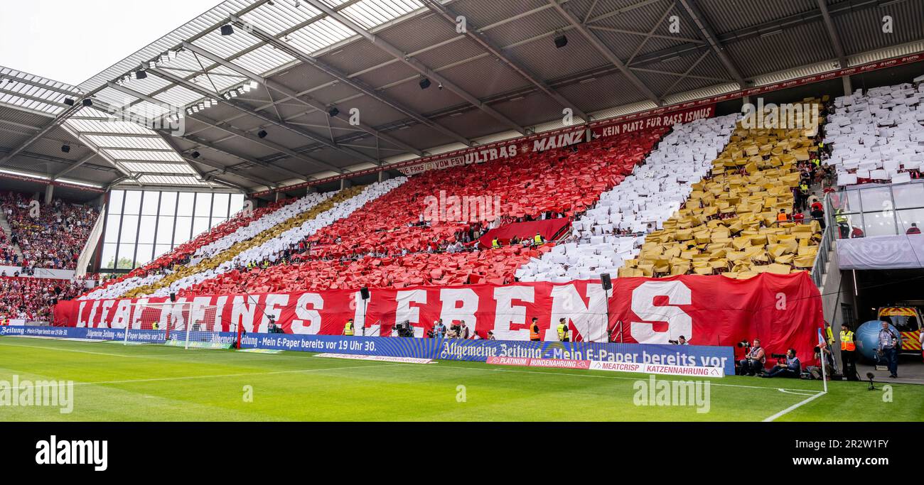 Mainz, Germany. 21st May, 2023. Soccer: Bundesliga, FSV Mainz 05 - VfB  Stuttgart, 33. matchday, Mewa Arena. Mainz fans Credit: Torsten Silz/dpa -  IMPORTANT NOTE: In accordance with the requirements of the