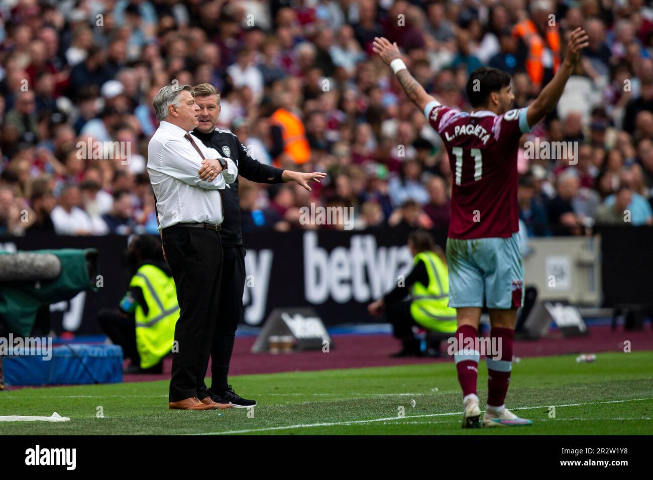 London, UK. 21st May, 2023. Leeds United manager Sam Allardyce on the touchline with coach Karl Robinson. Premier League match, West Ham Utd v Leeds Utd at the London Stadium, Queen Elizabeth Olympic Park in London on Sunday 21st May 2023 . this image may only be used for Editorial purposes. Editorial use only pic by Lewis Mitchell/Andrew Orchard sports photography/Alamy Live news Credit: Andrew Orchard sports photography/Alamy Live News Stock Photo