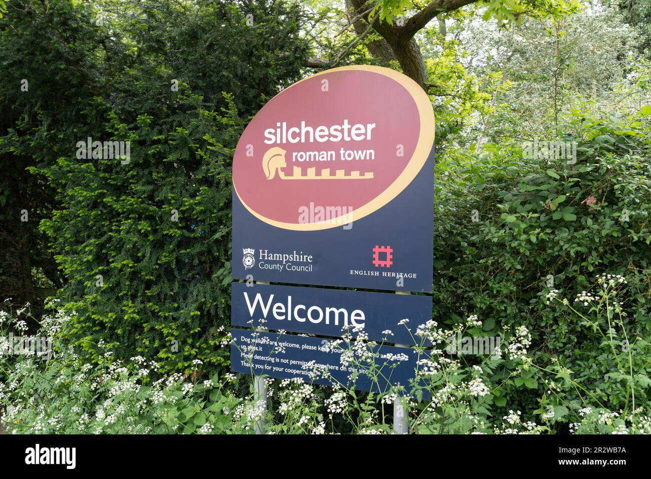 Hampshire County Council and English Heritage welcome to Silchester Roman Town sign. Silchester, Hampshire, England Stock Photo