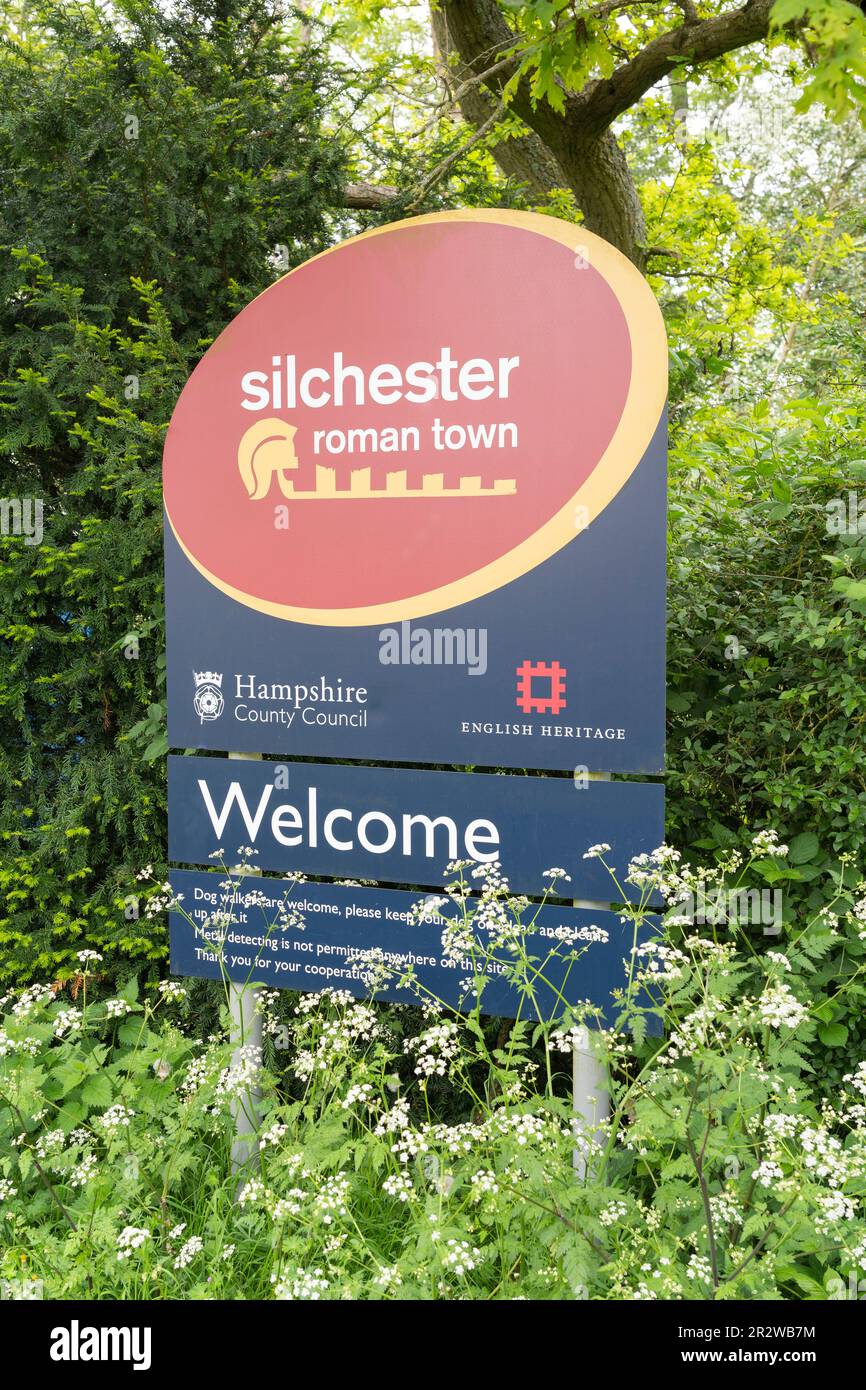 Hampshire County Council and English Heritage welcome to Silchester Roman Town sign. Silchester, Hampshire, England Stock Photo