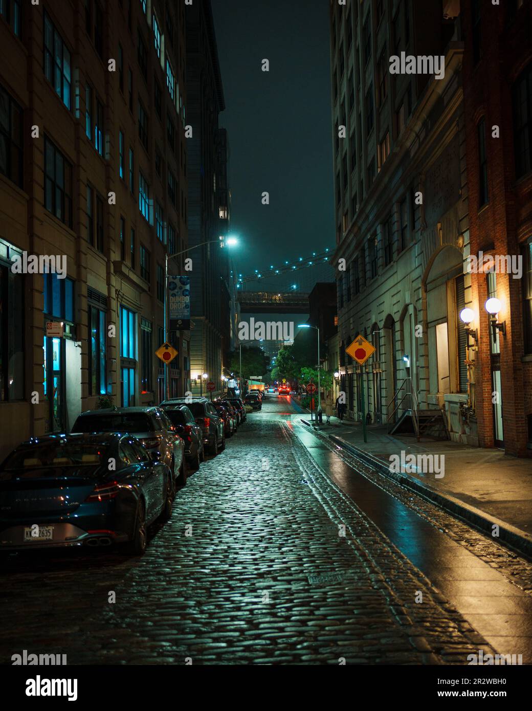 Cobblestone street at night in Dumbo, Brooklyn, New York City Stock Photo