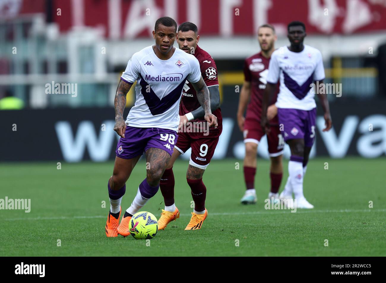 Igor Julio of Acf Fiorentina controls the ball during the Serie A match  between Juventus Fc and Acf Fiorentina Stock Photo - Alamy