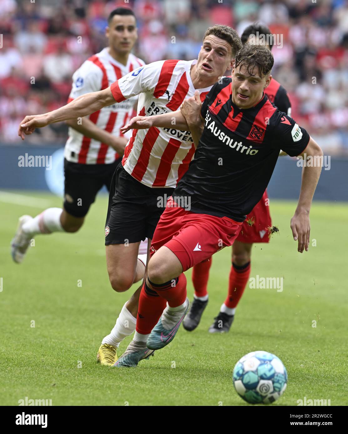 EINDHOVEN - Guus Til of PSV, Syb van Ottele of Heerenveen after the 