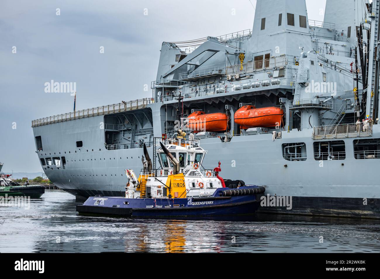 Naval ship hi-res stock photography and images - Alamy