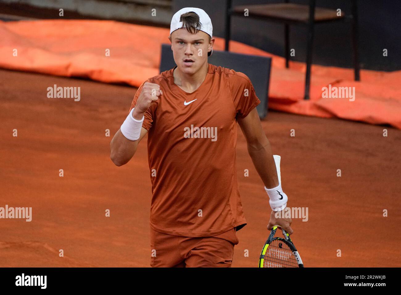 Norway's Casper Ruud celebrates a winning point during a semi final match  against Denmark's Holger Rune at the Italian Open tennis tournament in  Rome, Italy, Saturday, May 20, 2023. (AP Photo/Alessandra Tarantino