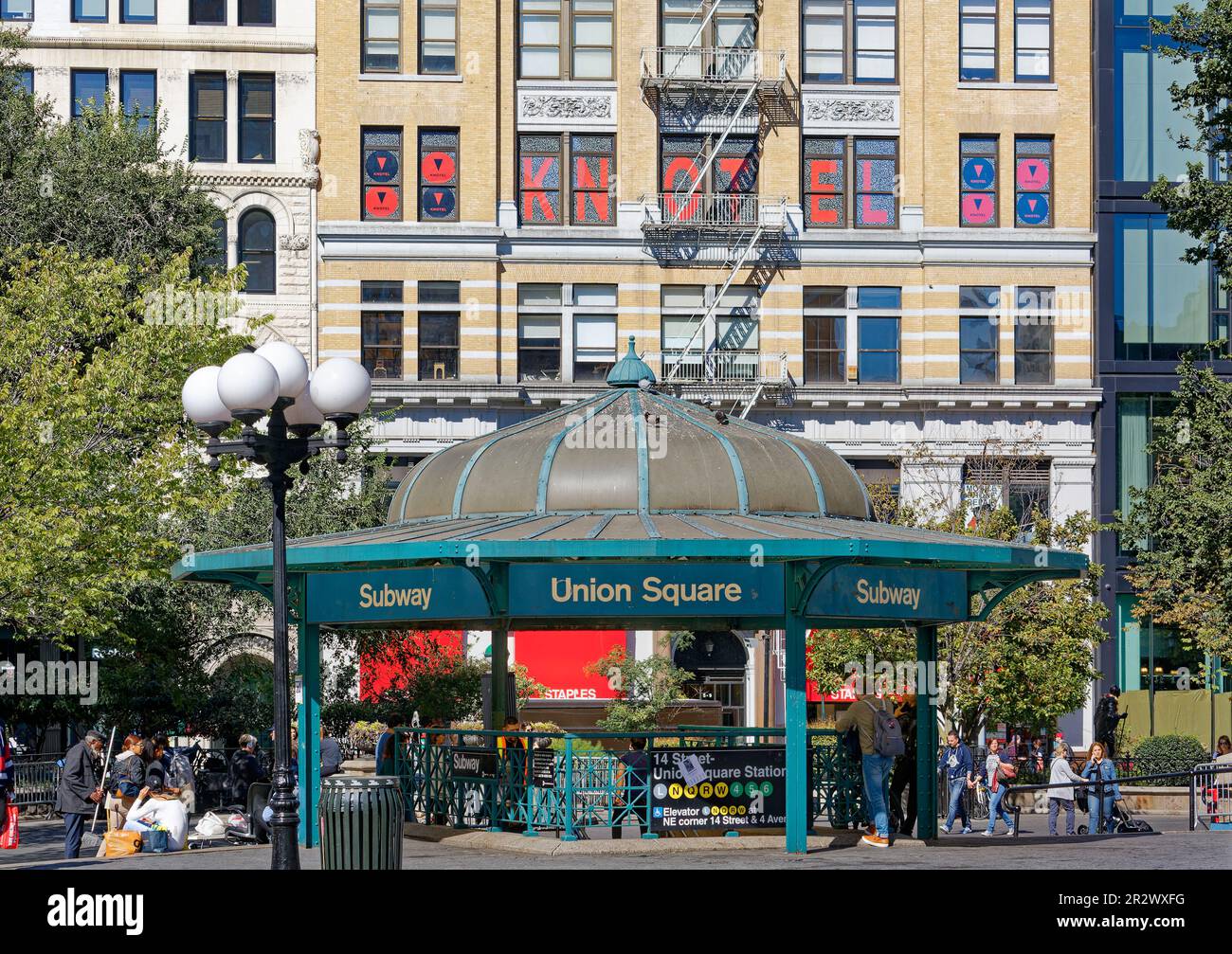 Back to the office new york hi-res stock photography and images - Alamy